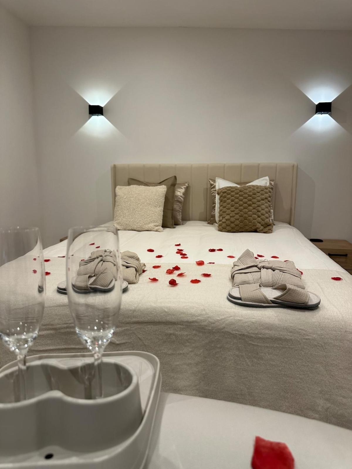 F2 Jacuzzi Moderne Et Spacieux Etampes